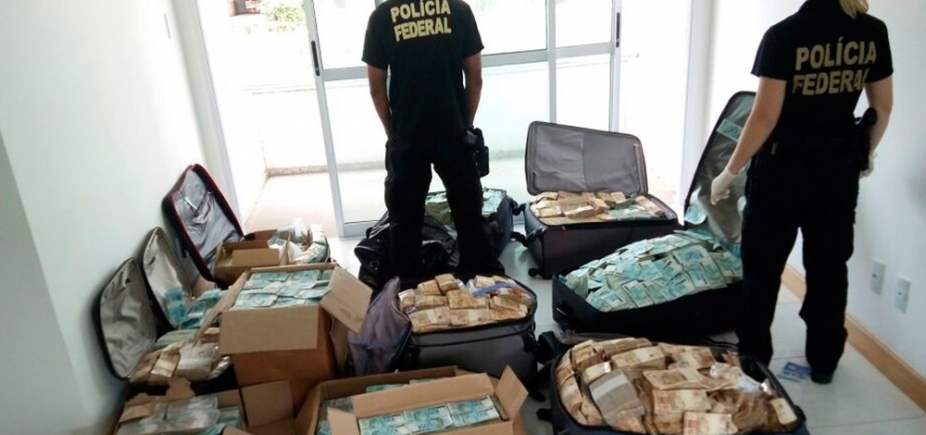 Malas de dinheiro são encontradas em [Malas de dinheiro são encontradas em