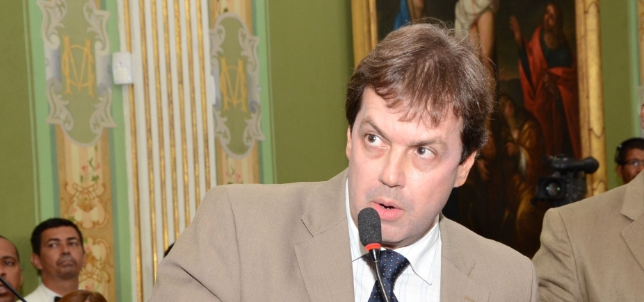 Líder da oposição volta a criticar base do governo: [Líder da oposição volta a criticar base do governo: