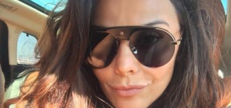 Solteira, Viviane Araújo exibe corpão e ganha elogio de fã: \ [Solteira, Viviane Araújo exibe corpão e ganha elogio de fã: \