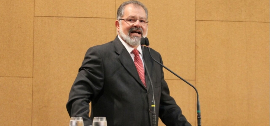 Nilo critica PF e diz que TV Bahia soube de operação antes dele: [Nilo critica PF e diz que TV Bahia soube de operação antes dele: