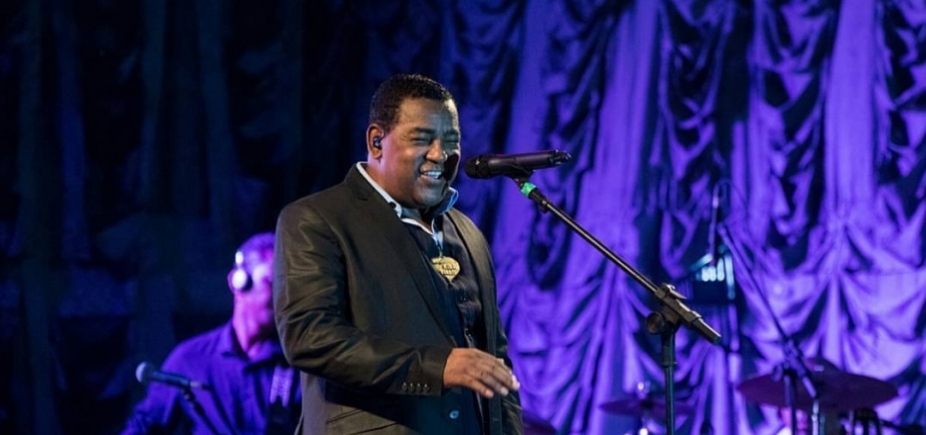 Vocalista do Raça Negra se desculpa por comentário machista: [Vocalista do Raça Negra se desculpa por comentário machista: