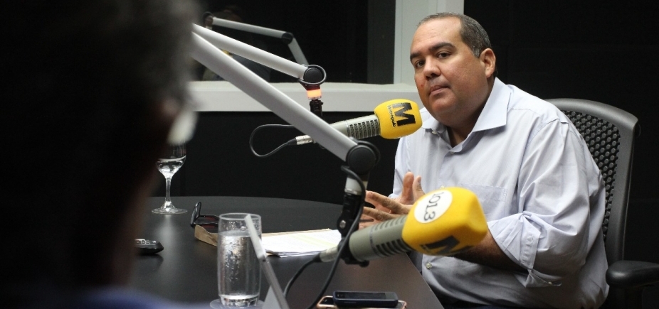 Sandro Régis comenta rivalidade entre Rui e Neto e diz que governo só [Sandro Régis comenta rivalidade entre Rui e Neto e diz que governo só