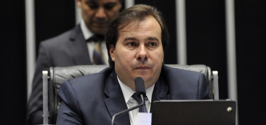 Maia sugere que Pezão exonere secretário de Segurança do Rio: [Maia sugere que Pezão exonere secretário de Segurança do Rio: