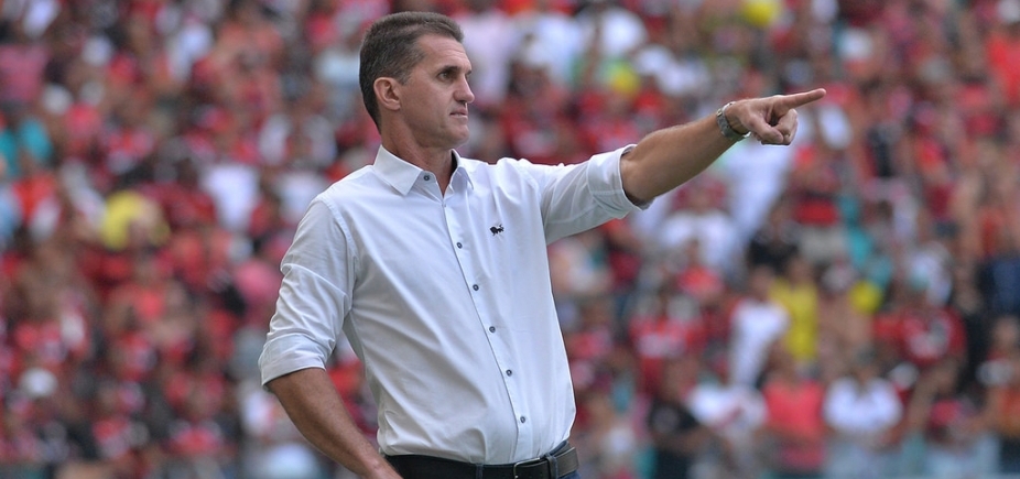 Mancini dá nota 9,8 ao trabalho do Vitória: [Mancini dá nota 9,8 ao trabalho do Vitória: