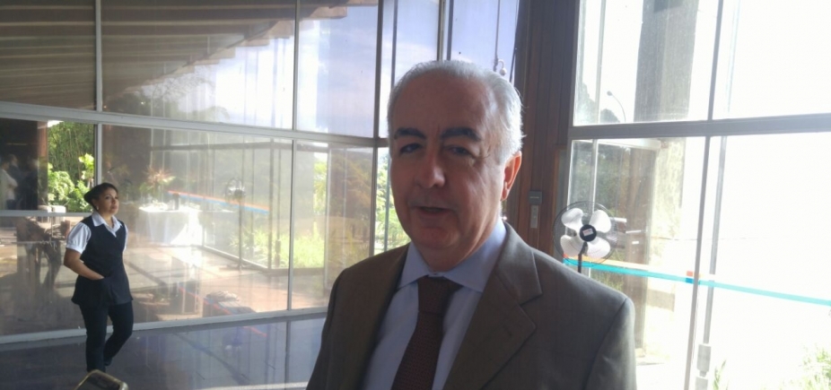 Temendo demissões, rodoviários metropolitanos protestam; governo se diz [Temendo demissões, rodoviários metropolitanos protestam; governo se diz