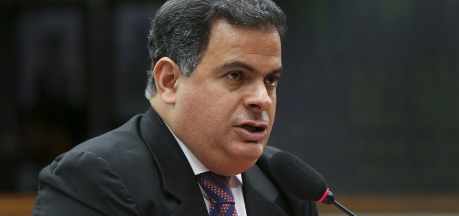 Jonga Bacelar evita falar de apoio do PR a Rui em 2018: [Jonga Bacelar evita falar de apoio do PR a Rui em 2018: