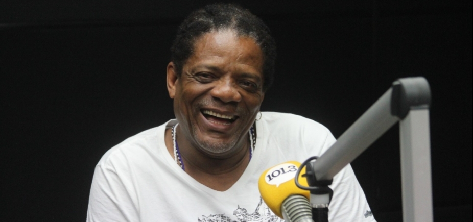 Ex-motorista, Lazinho lembra trajetória até os vocais do Olodum: [Ex-motorista, Lazinho lembra trajetória até os vocais do Olodum: