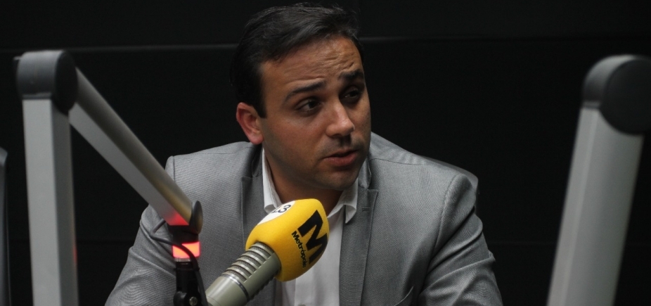 Secretário de Educação promete entrega de fardamentos [Secretário de Educação promete entrega de fardamentos