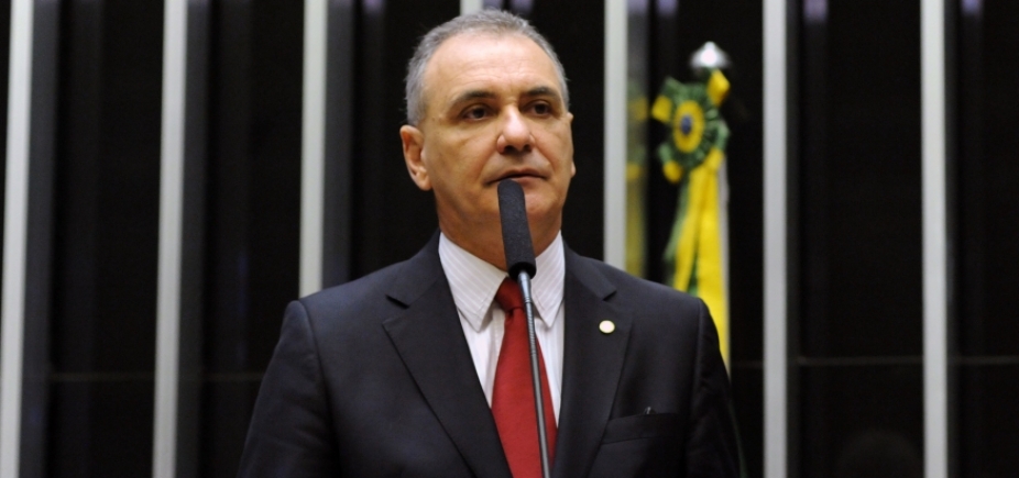 Pelegrino defende investigação contra Temer: [Pelegrino defende investigação contra Temer: