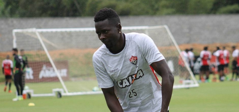 Kanu convoca torcida para apoiar o Vitória contra o Atlético-GO: \ [Kanu convoca torcida para apoiar o Vitória contra o Atlético-GO: \