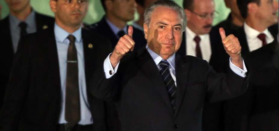 Temer comemora leilão do pré-sal: [Temer comemora leilão do pré-sal: