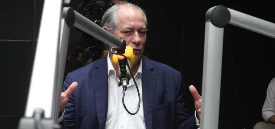 Ciro diz que Brasil vive \ [Ciro diz que Brasil vive \
