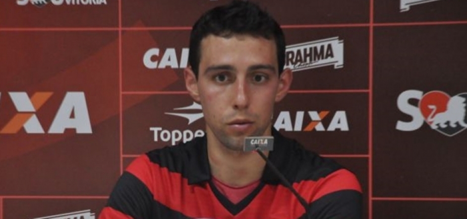 Volante do Vitória desabafa após expulsão: [Volante do Vitória desabafa após expulsão: