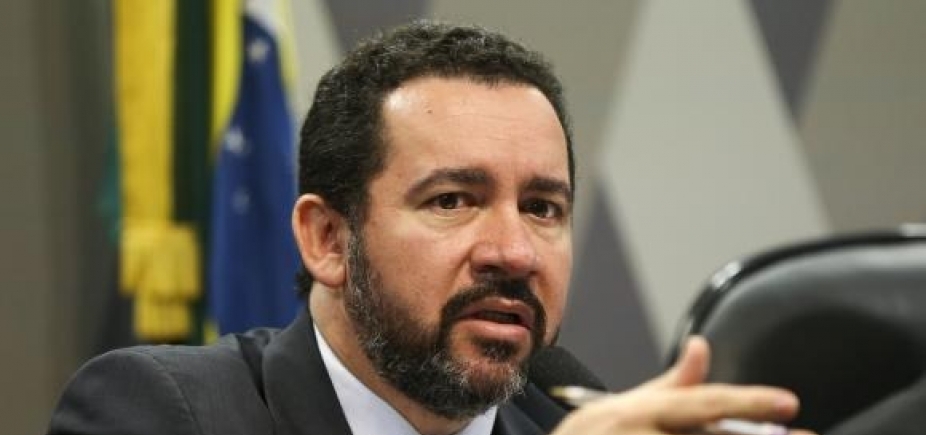 Ministro diz que é preciso [Ministro diz que é preciso