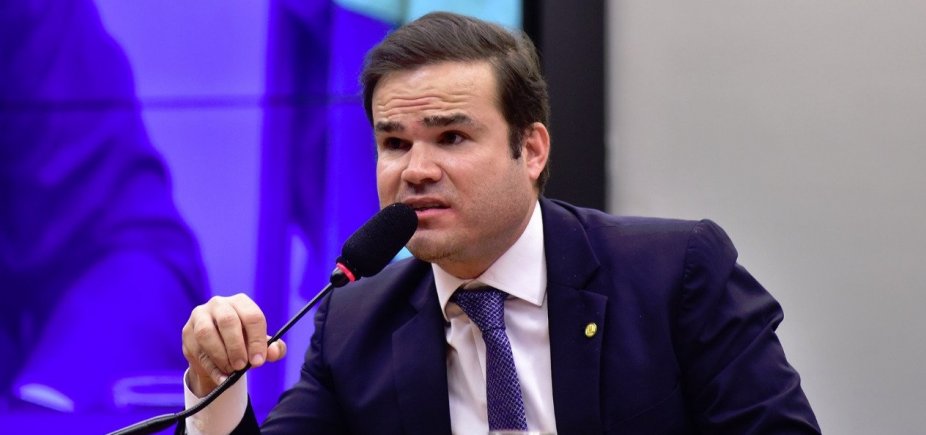 [Suspeito de receber propina de R$ 30 mil, CacÃ¡ LeÃ£o tem processo enviado do STF para TRE]