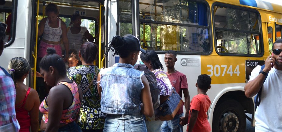 [Sem avanço em reunião com empresários, rodoviários mantêm greve para quarta]