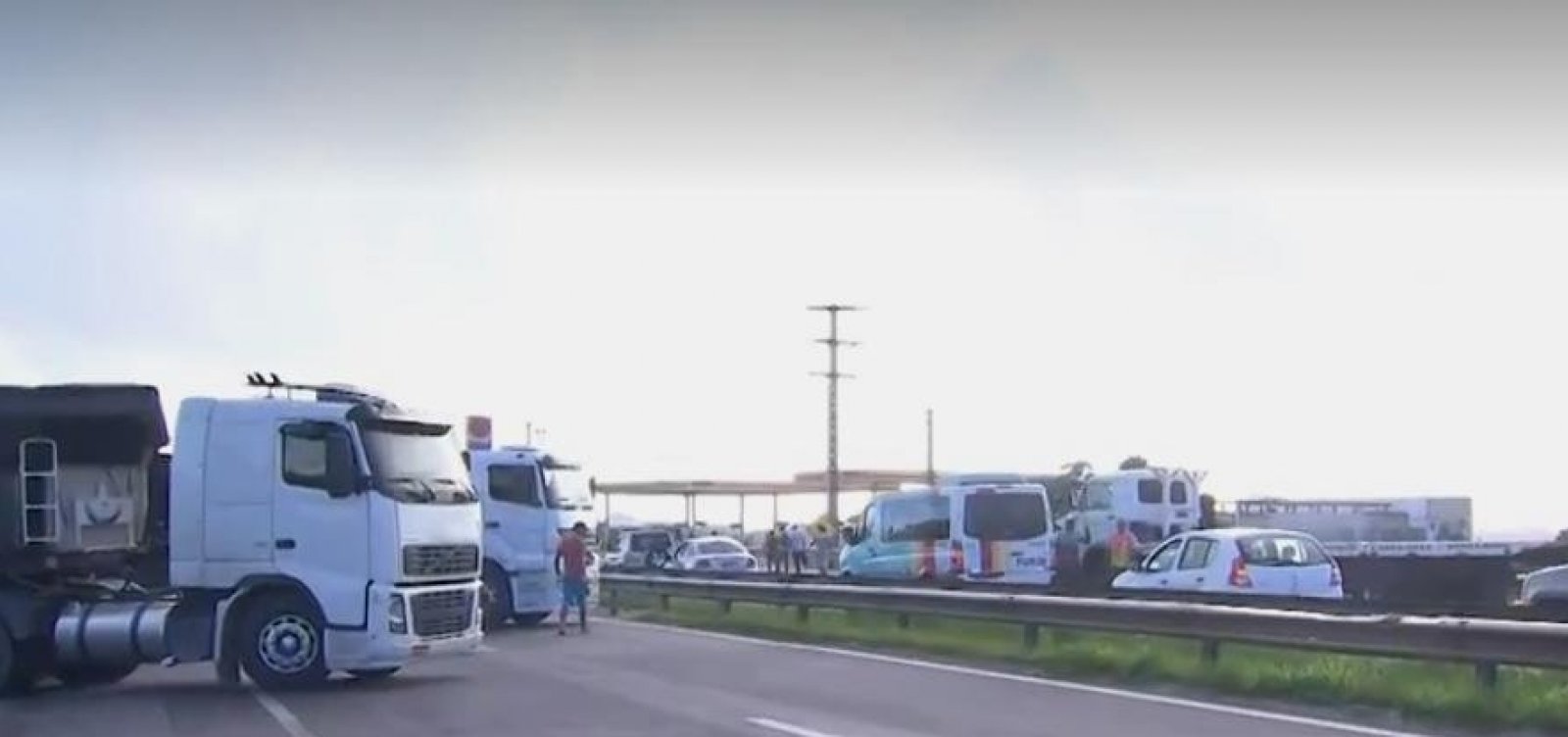 [Caminhoneiros voltam a protestar na Via Parafuso]