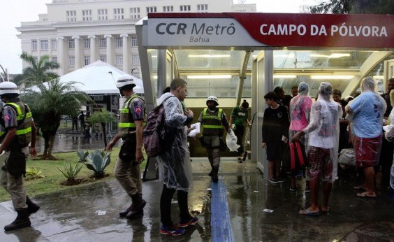 [Sem ônibus, metrô vai funcionar até mais tarde por causa do jogo do Bahia]