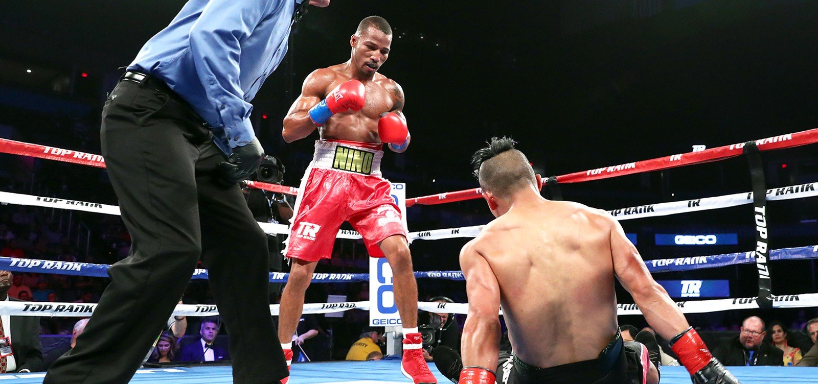 [Com nocaute, Robson ConceiÃ§Ã£o vence sua oitava luta como profissional]