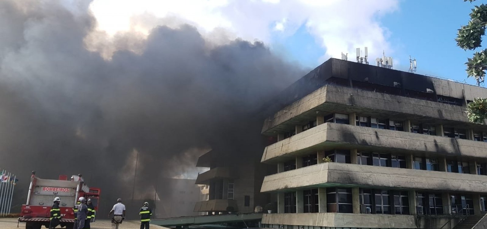 [Defesa Civil aponta que 3º piso da AL-BA foi ‘completamente destruído’ por incêndio]