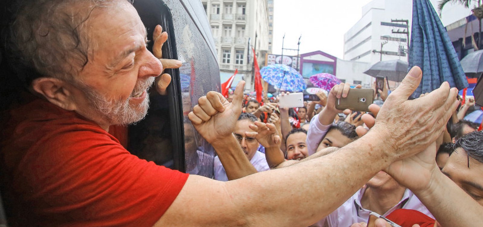 [MPF questiona visitas de políticos ao ex-presidente Lula na prisão]