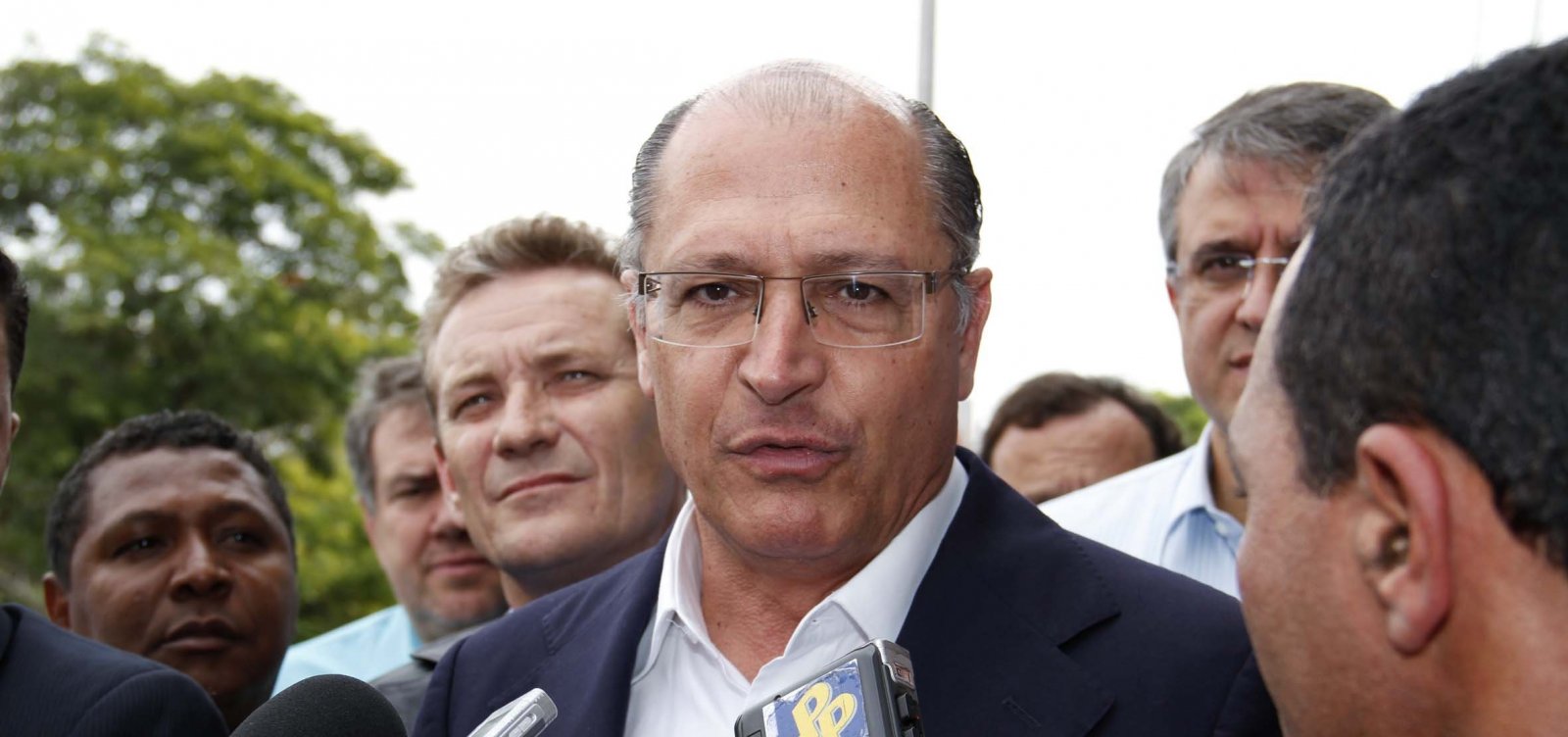 [Alckmin: 'Todo mundo quer Bolsonaro no 2º turno, porque ele perde para qualquer um']