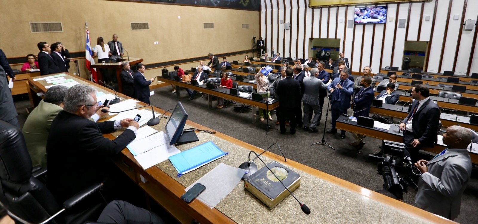 [AL-BA terá disputa de nove candidatos para cada uma das 63 cadeiras]