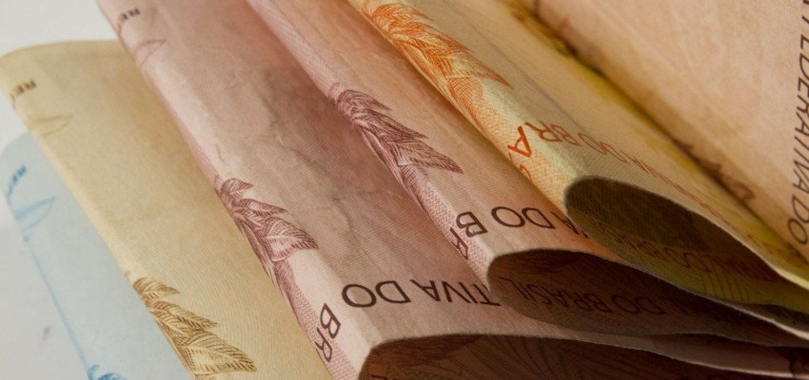 [Governo propõe salário mínimo de R$ 1.006 em 2019]