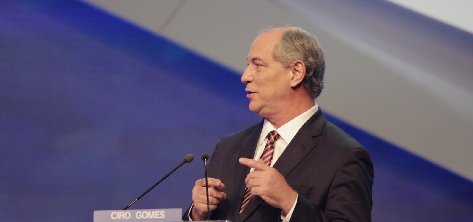 ['Foi ferido na barriga, mas não mudou nada na cabeça', diz Ciro sobre Bolsonaro]