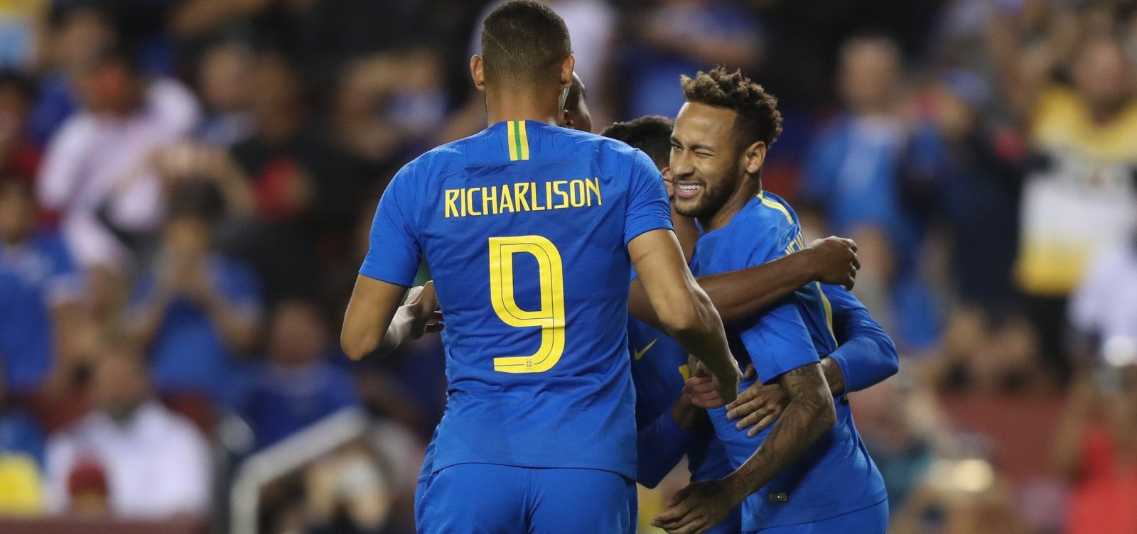 [Seleção brasileira goleia El Salvador por 5 a 0 em amistoso]