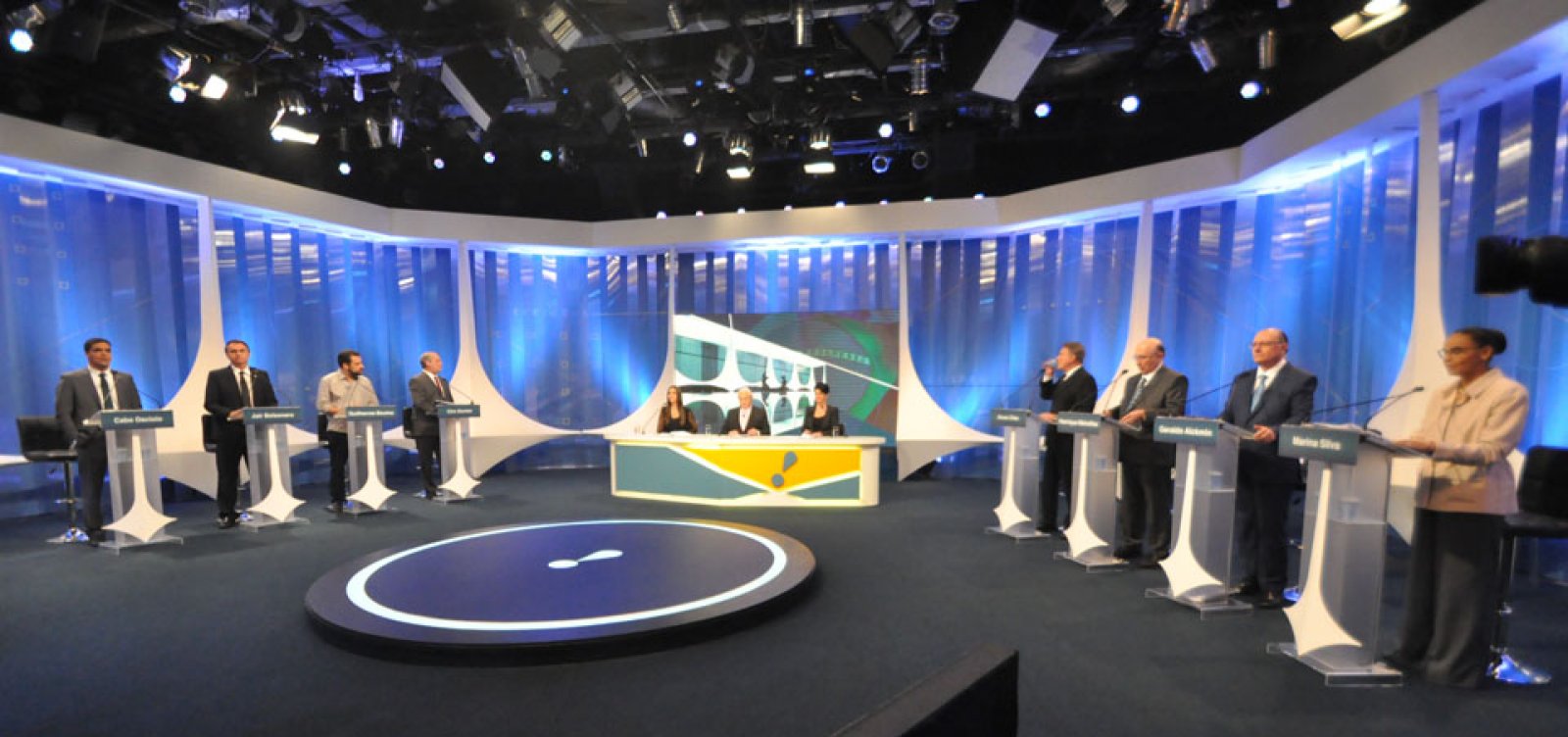 [Ibope: Bolsonaro aparece com 27%; Haddad, 21%, e Ciro, 12%]