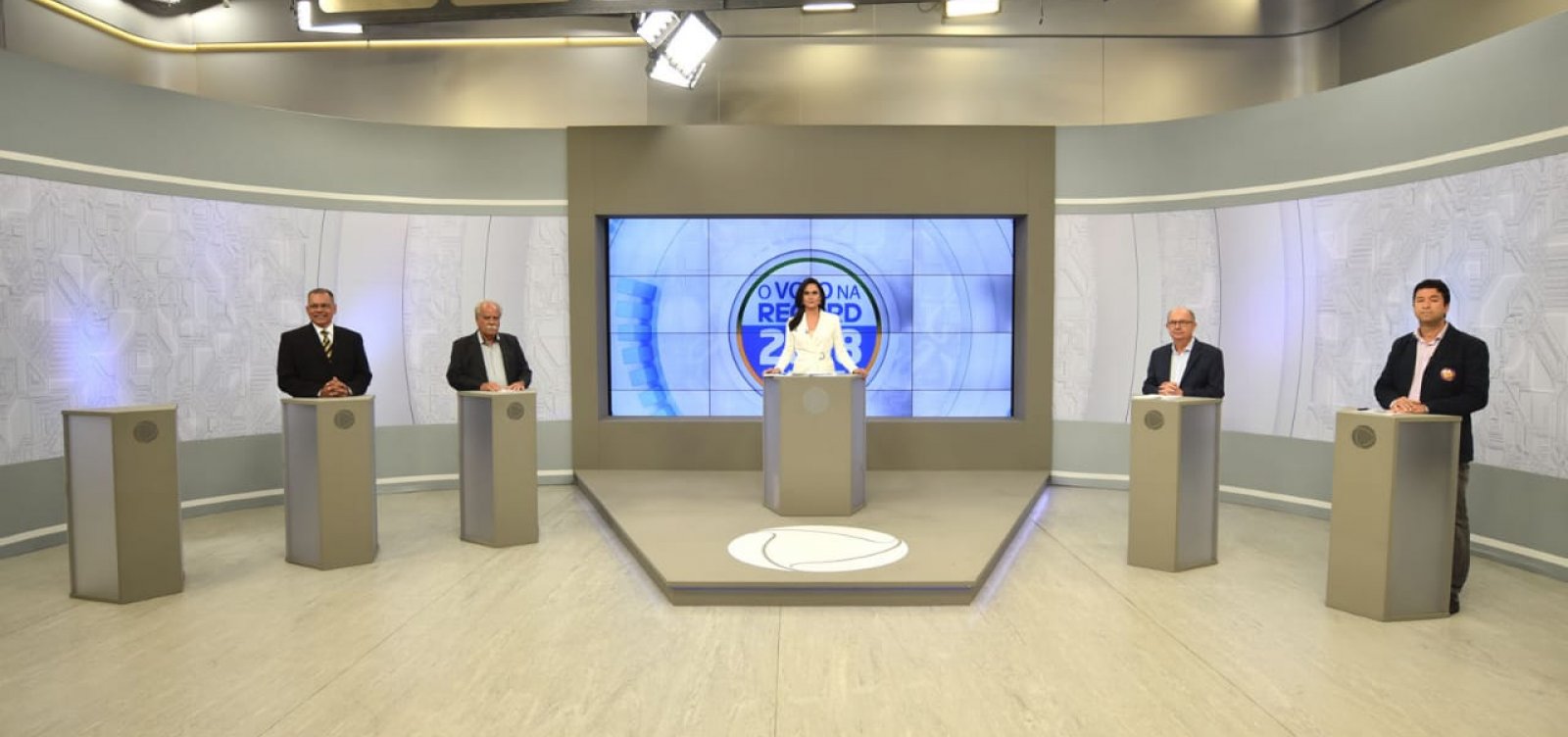 [Sem Rui, Marcos Mendes esquenta debate morno e alfineta Zé Ronaldo]