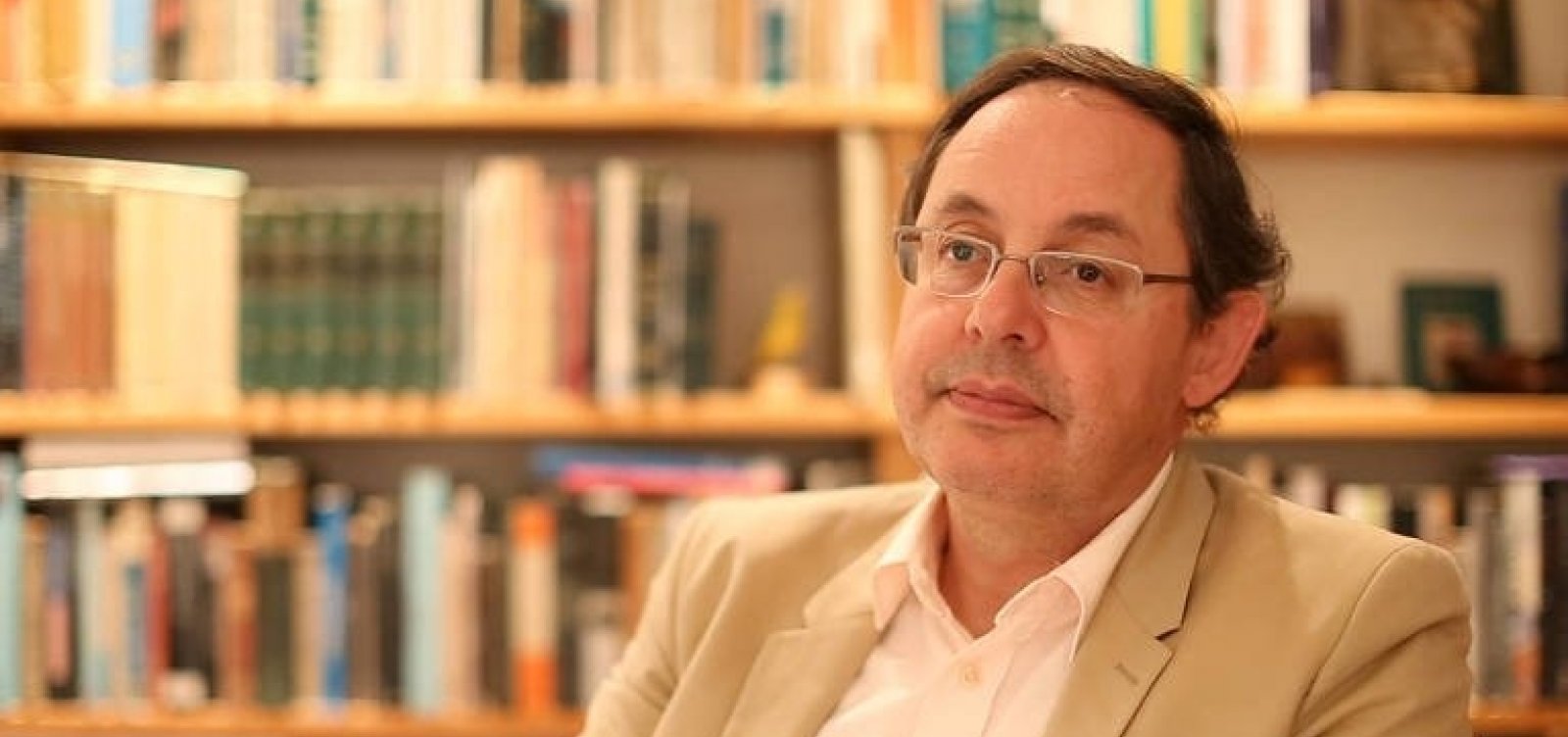 [Movimento que quer eleger Bolsonaro Ã© 'muito parecido' com ascensÃ£o de Hitler, diz economista ]