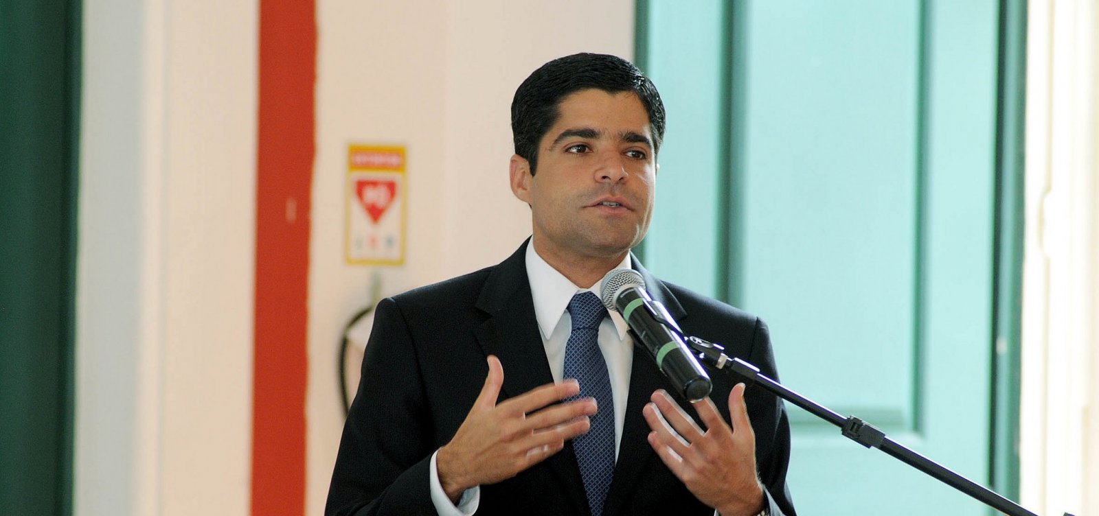 [ACM Neto viaja para o Rio de Janeiro e se encontra com cúpula de Bolsonaro]