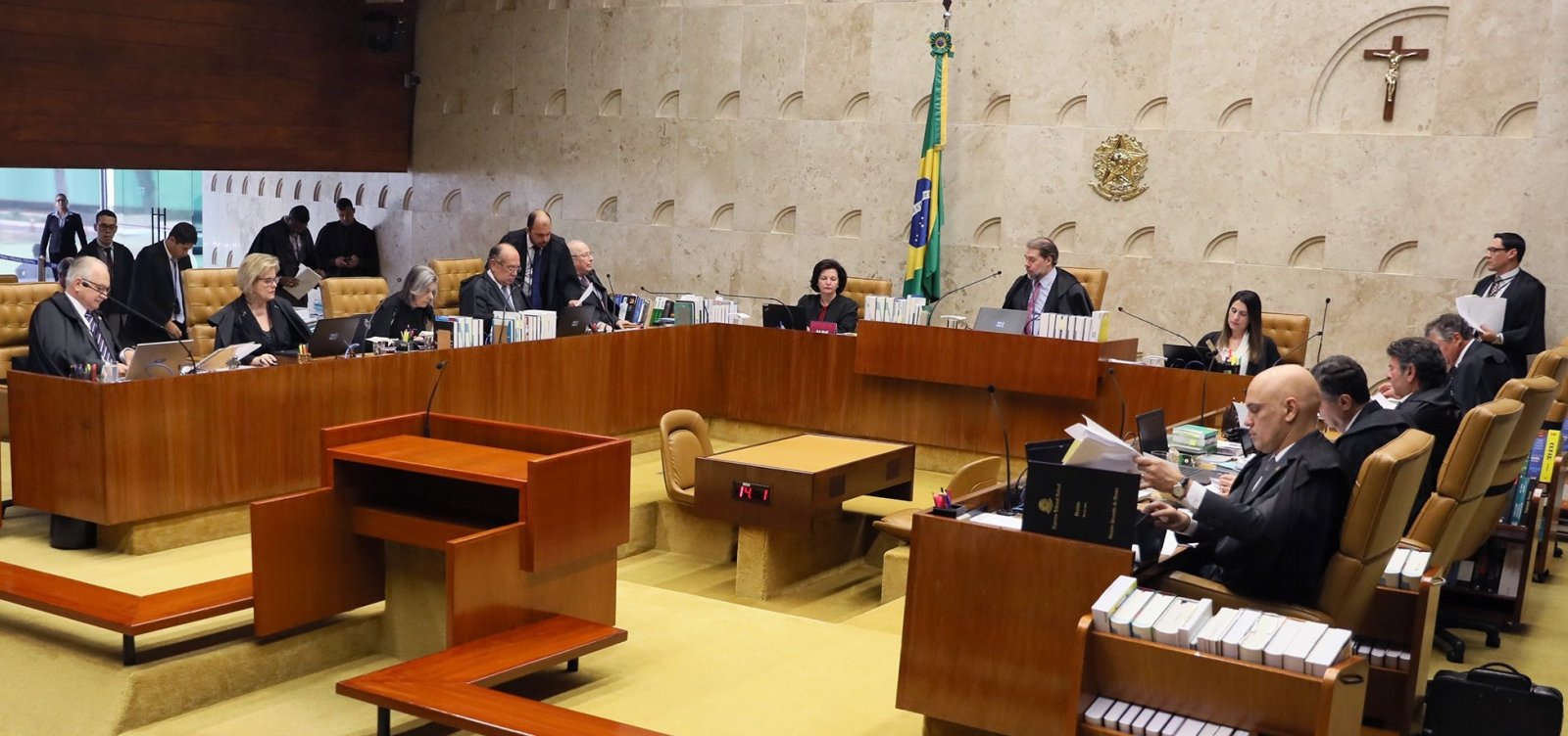 [Por unanimidade, STF confirma decisão que suspendeu ações policiais dentro de universidades]