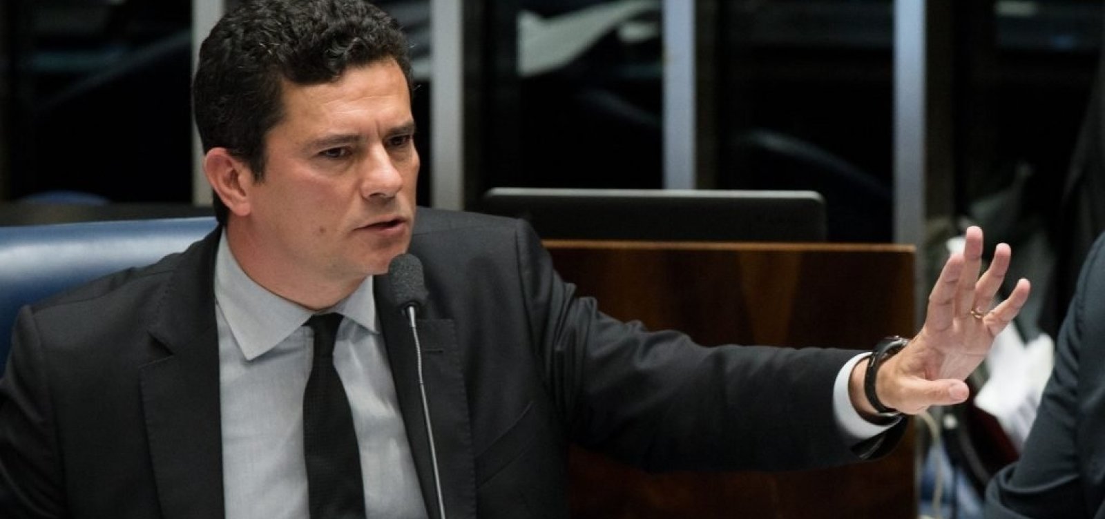 [Vice de Bolsonaro revela contato com Moro durante campanha]