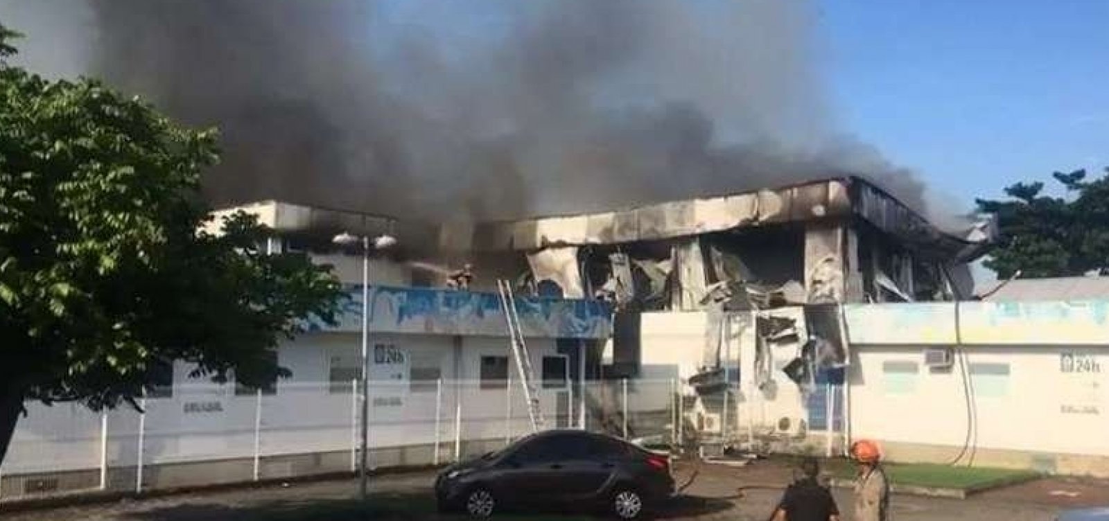 [Incêndio destrói hospital no Rio e três pacientes morrem]