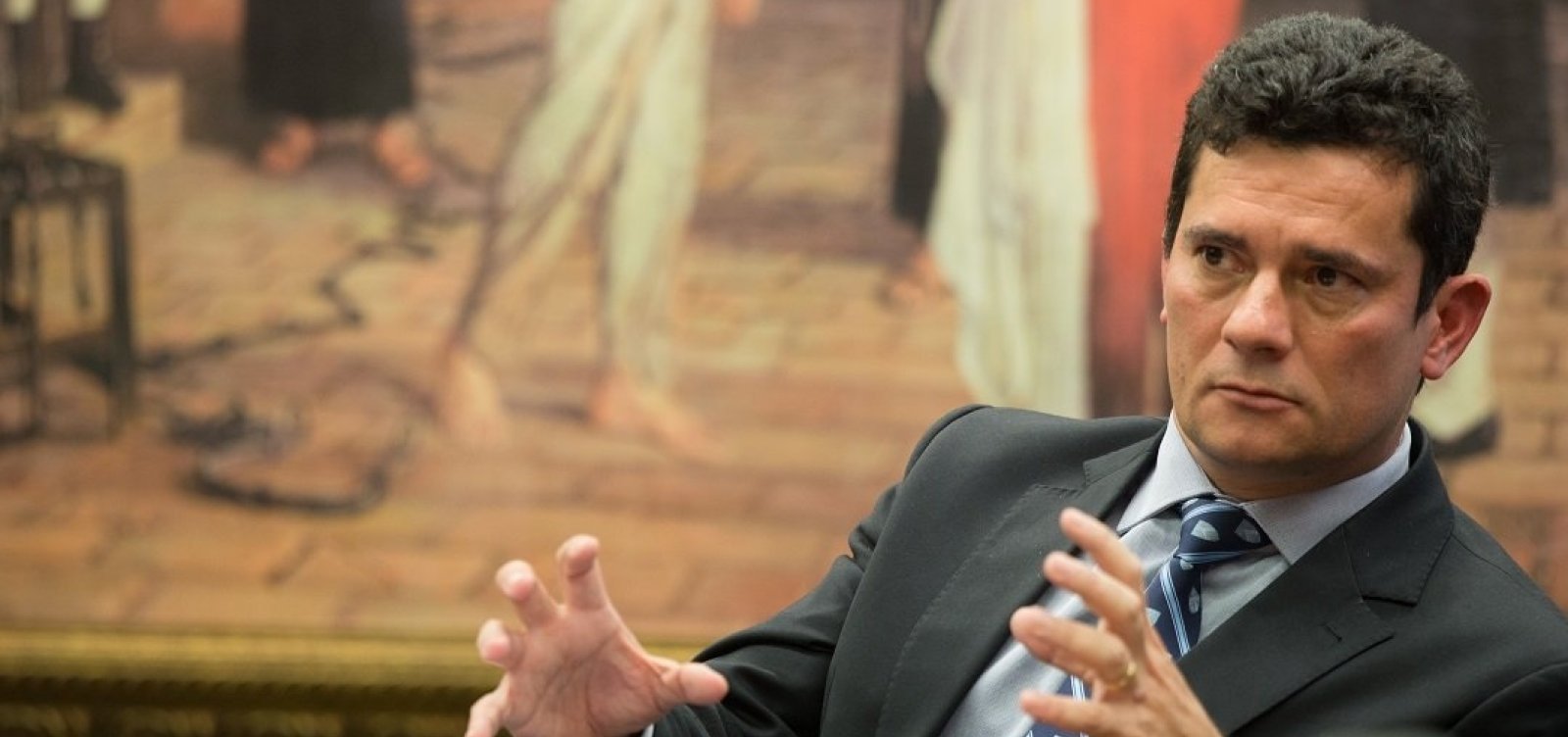 [Moro Ã© contrÃ¡rio a criminalizaÃ§Ã£o dos sem-terra e excludente de ilicitude]