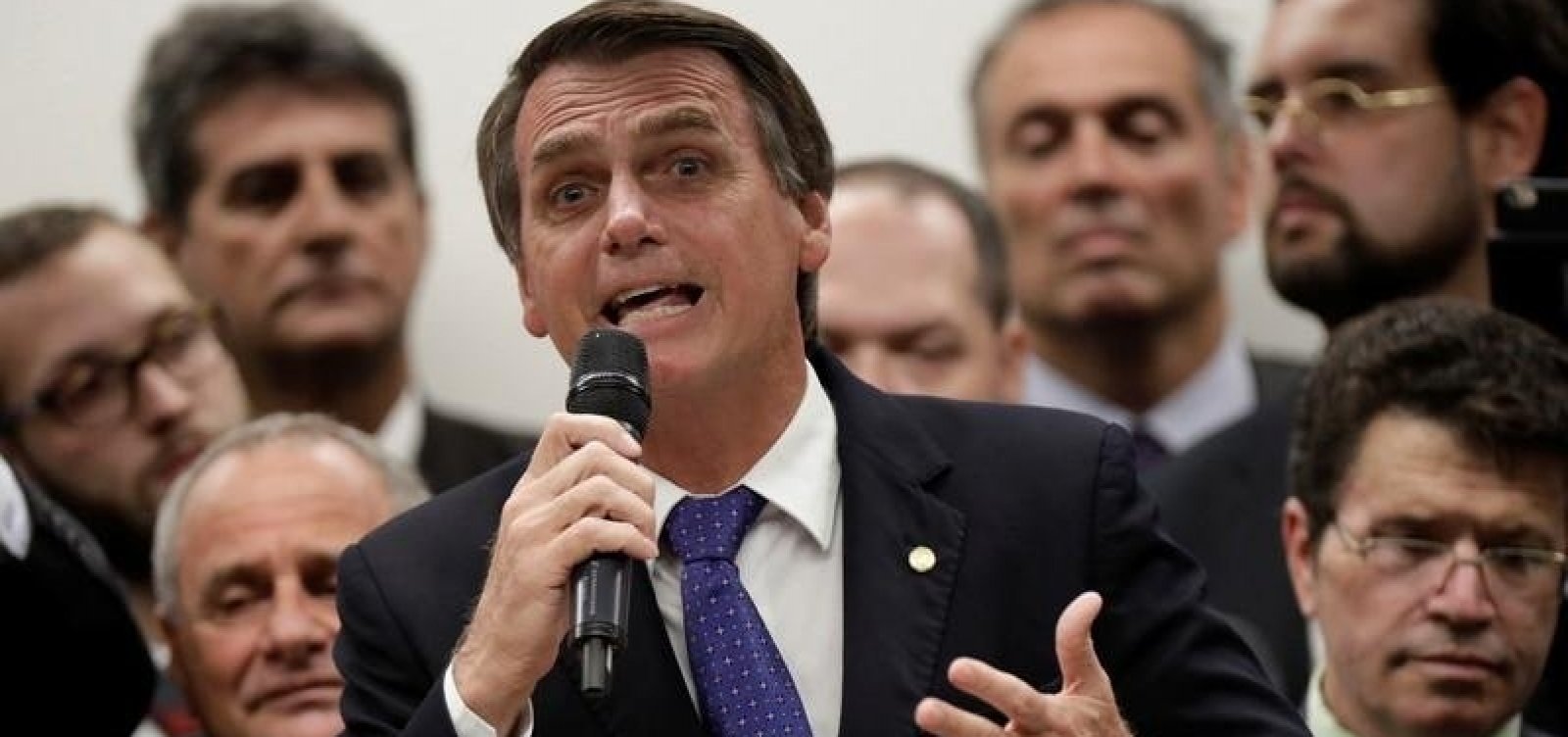 [Bolsonaro afirma que vai retirar sigilos do BNDES em primeira semana de governo]