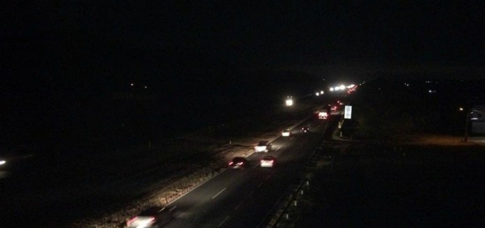 [Justiça manda ViaBahia e ANTT restabelecer iluminação na BR-324]