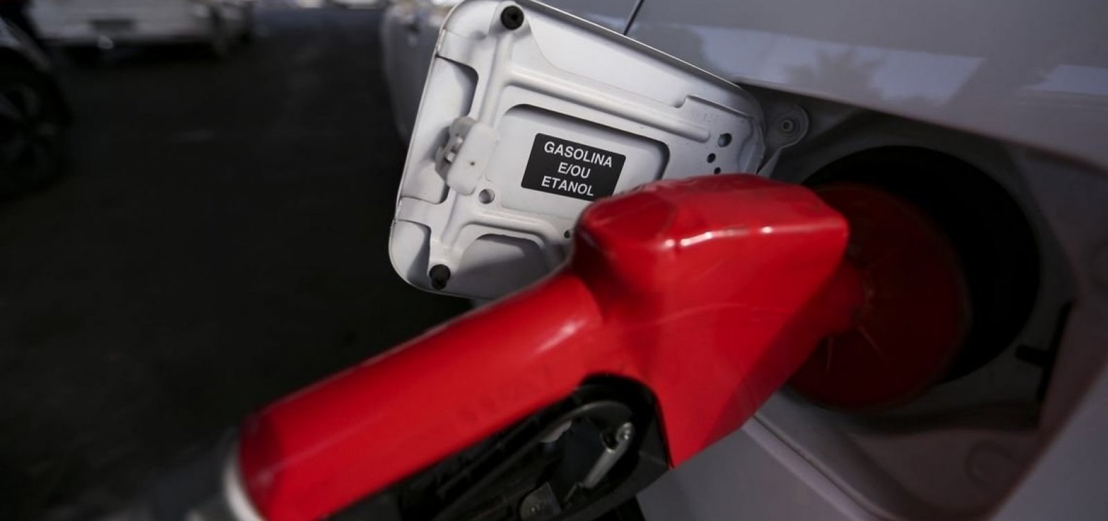 [Preço da gasolina cai 1,32% nas refinarias, segundo Petrobras]