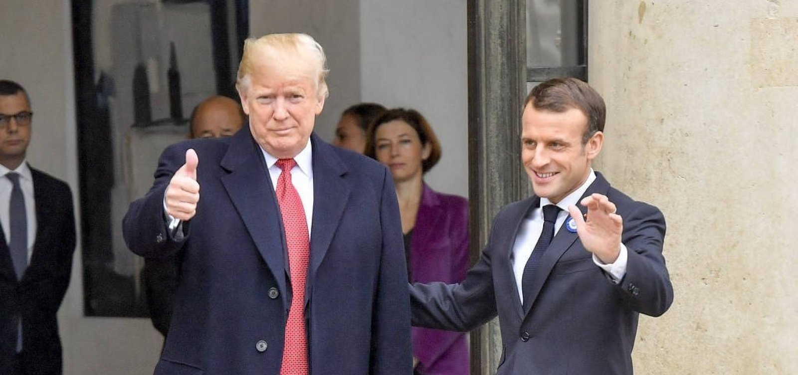 [Macron e Trump defendem aumento de repasses da União Europeia à Otan ]