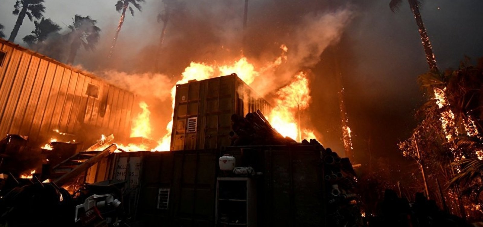 [Incêndio na Califórnia já deixa 42 mortos e 228 pessoas estão desaparecidas]