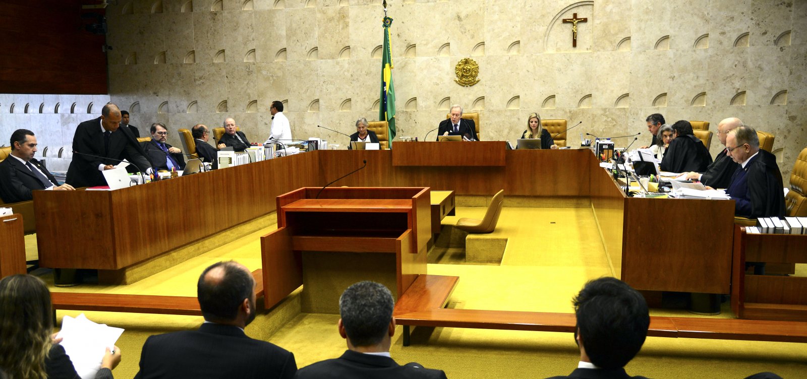 [STF define que é crime fugir do local do acidente de trânsito]