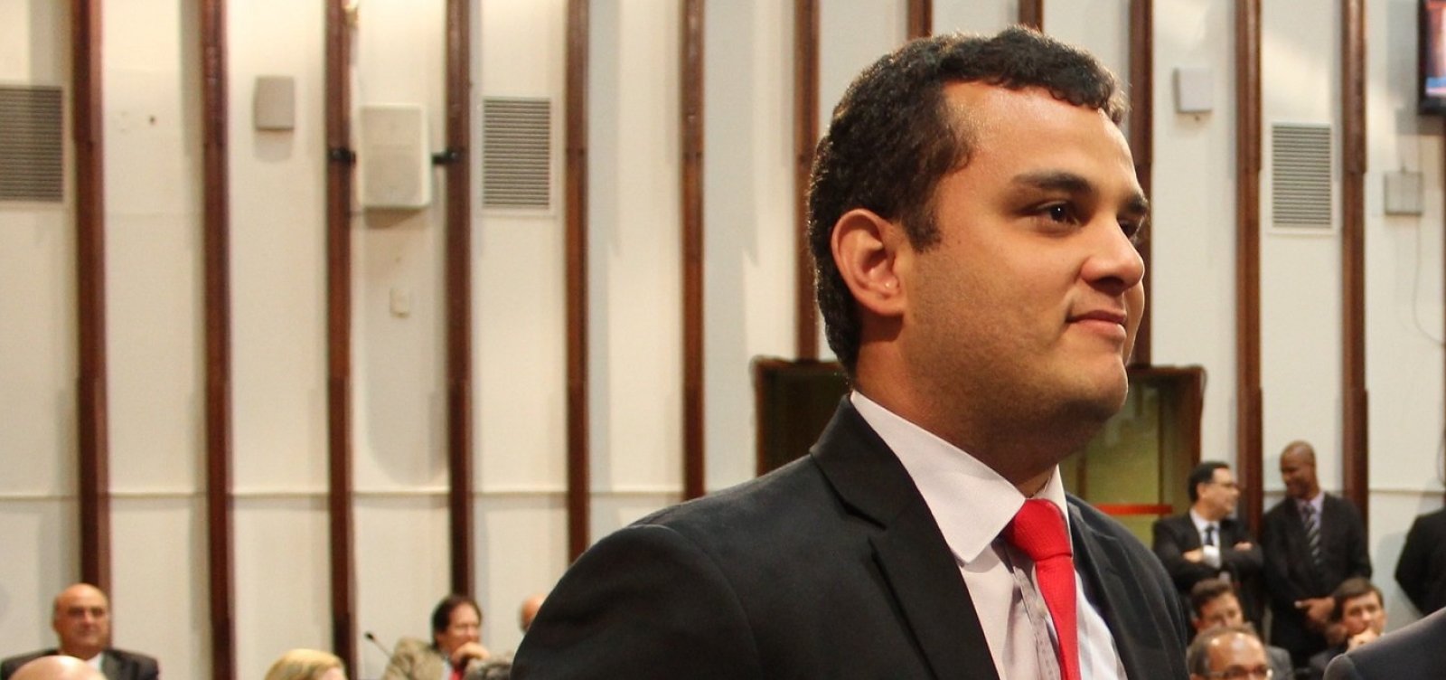 [PSB lança Alex Lima como candidato à presidência da Assembleia]