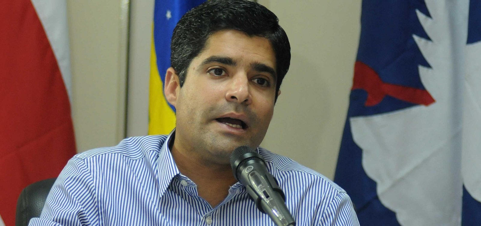 ['Isso geraria o caos na cidade', diz ACM Neto sobre retirada de 100 linhas de Ã´nibus]