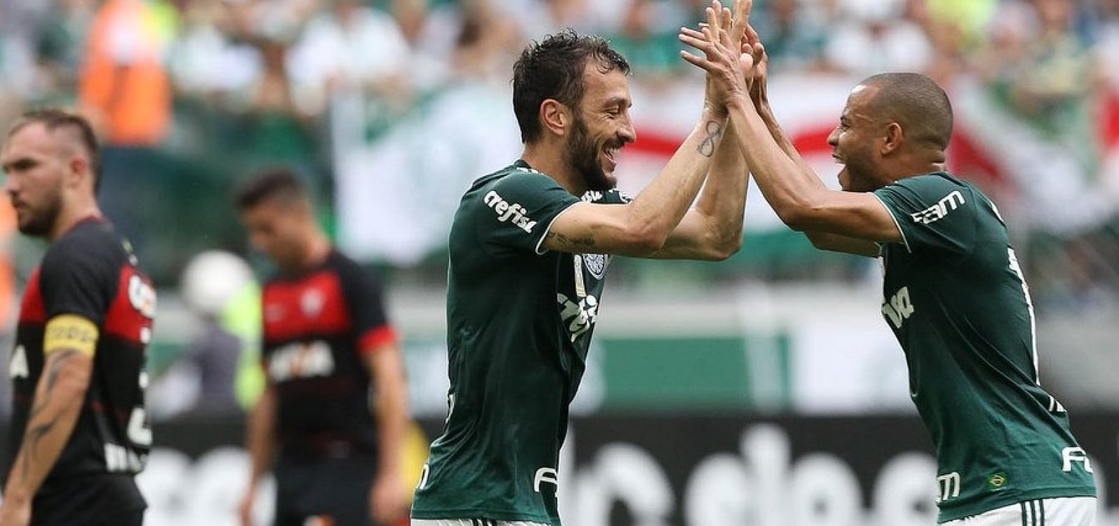 [Rebaixado, Vitória perde para o Palmeiras por 3 a 2]