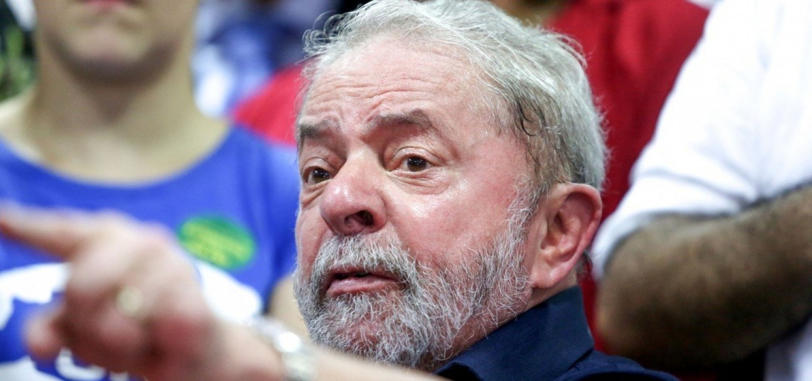 [Lula é pressionado a aceitar prisão domiciliar ]