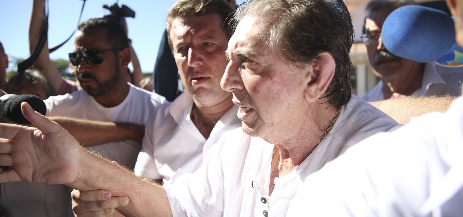 [Vítima do médium João de Deus comete suicídio]