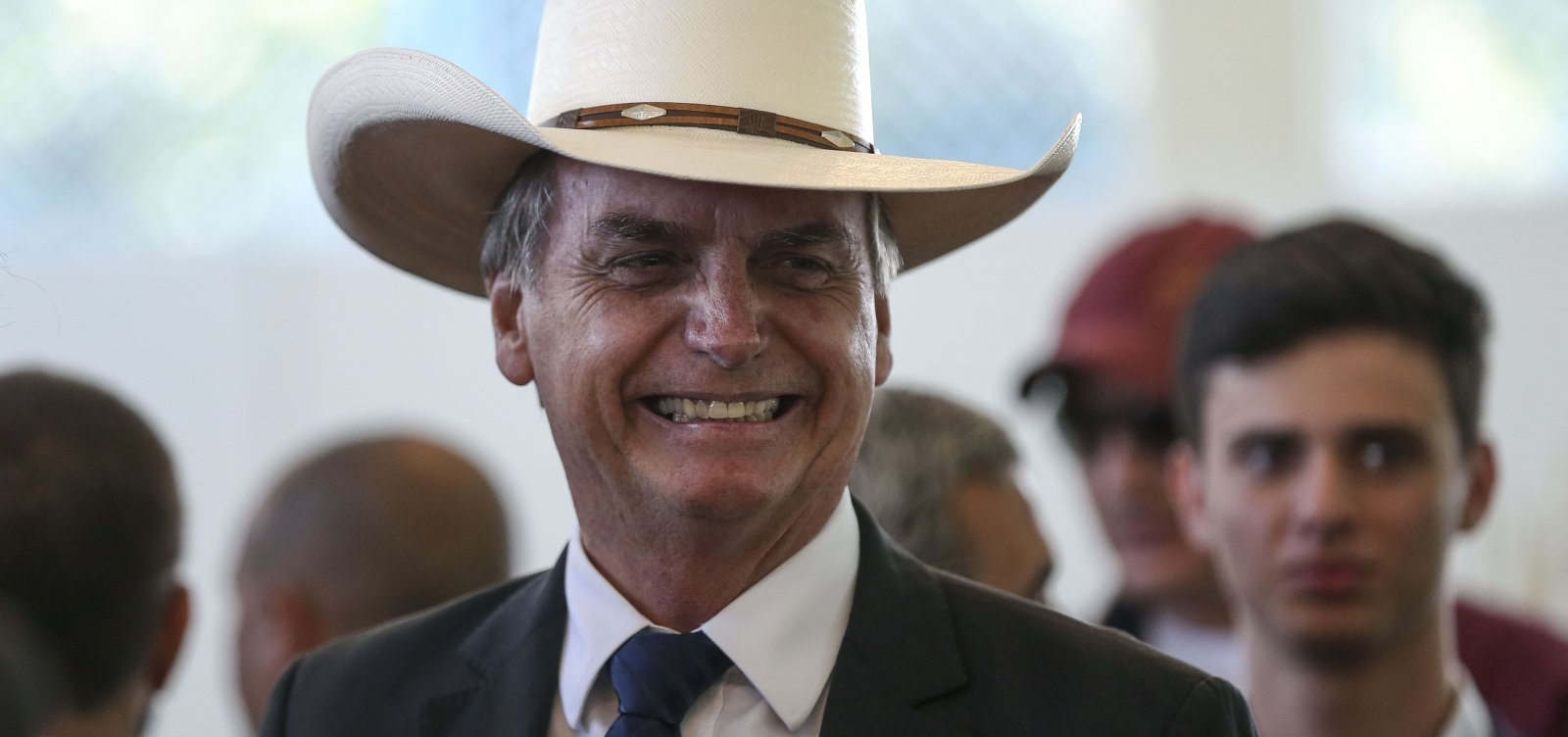 [Pesquisa aponta que 75% acham que Bolsonaro está no caminho certo]